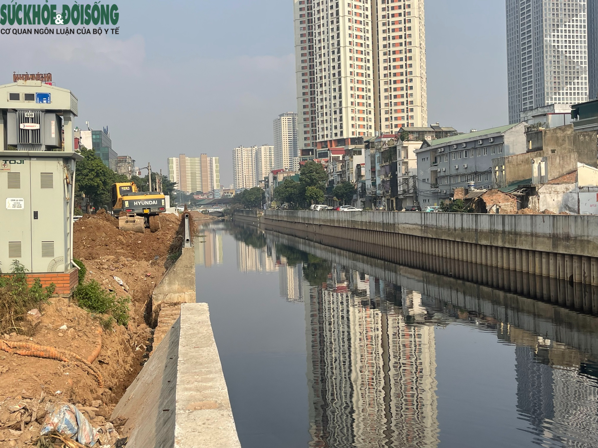 Dự án cứng hóa kênh La Khê, Hà Nội thi công không che chắn gây bụi và ô nhiễm